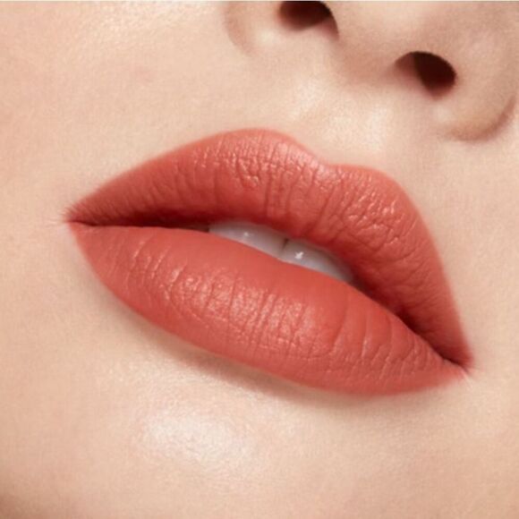 KYLIE Matte Lipstick Rendevoux - Picture 1 of 6